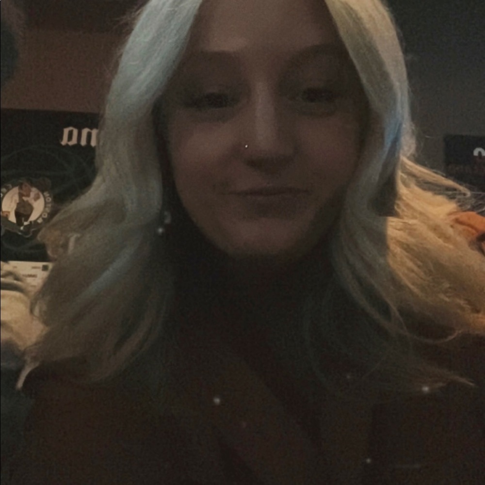 Meet your Posher, Olivia